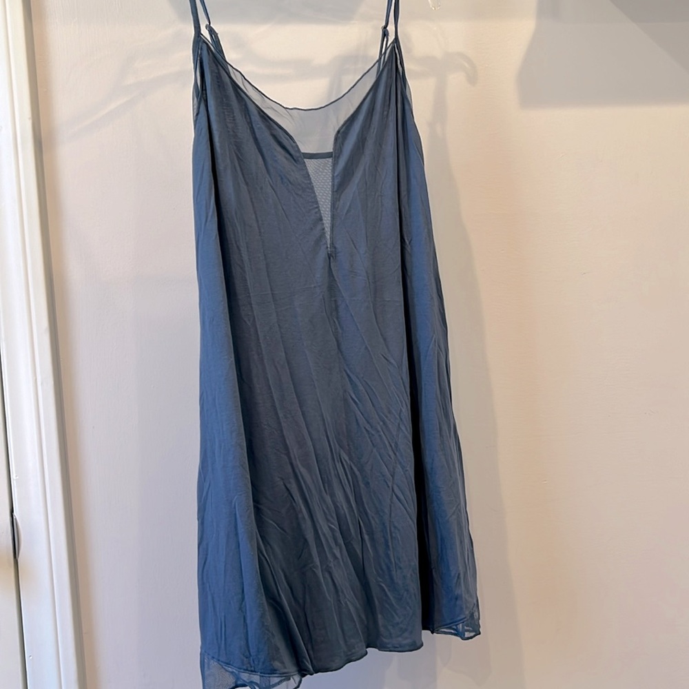 💙 Victoria’s Secret Denim Blue Soft Cotton & Mesh Slip in size Small!